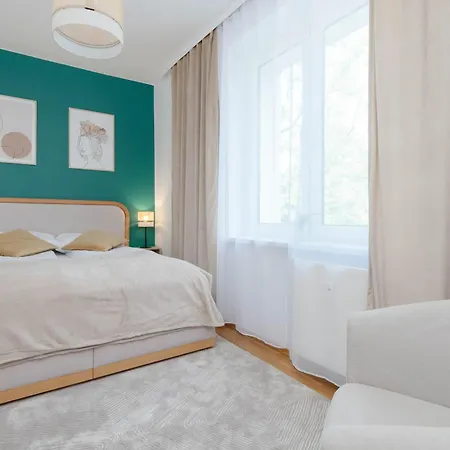 Atmospheric In A Area Pet-friendly By Renters Apartment