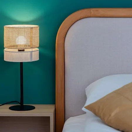 Atmospheric In A Area Pet-friendly By Renters Apartment